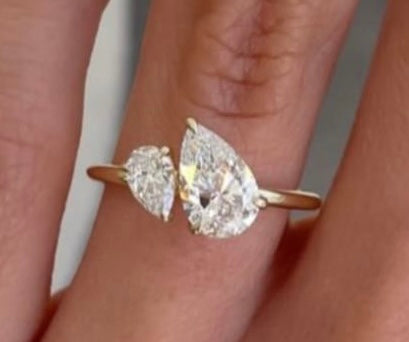 3 carat rolling ring size 51. 1.5ct (IGI VS1 F)+ 0.5ct toi et moi ring size 50. Lab diamond. White gold18karat