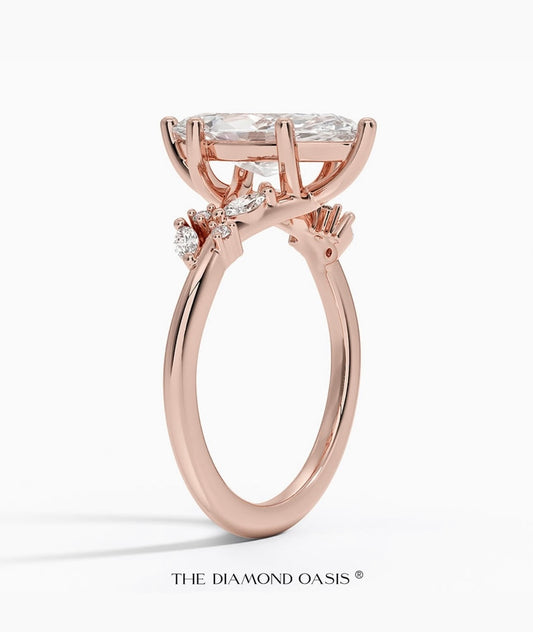 1.5 carat marquise IGI certified lab diamond VS1 F + 0.4 carat side diamond. Gold 18karat band