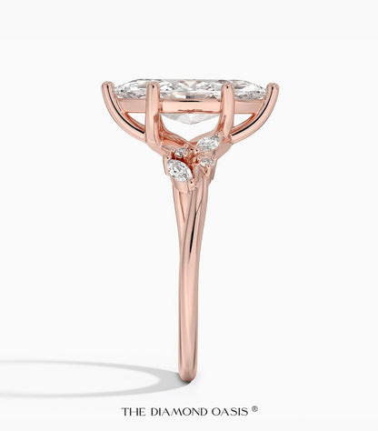 1.5 carat marquise IGI certified lab diamond VS1 F + 0.4 carat side diamond. Gold 18karat band