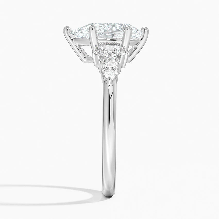 ecomposer-view with diamond shape-pear, ecomposer-size-1.5-ct, ecomposer-metal type-white-gold-18k