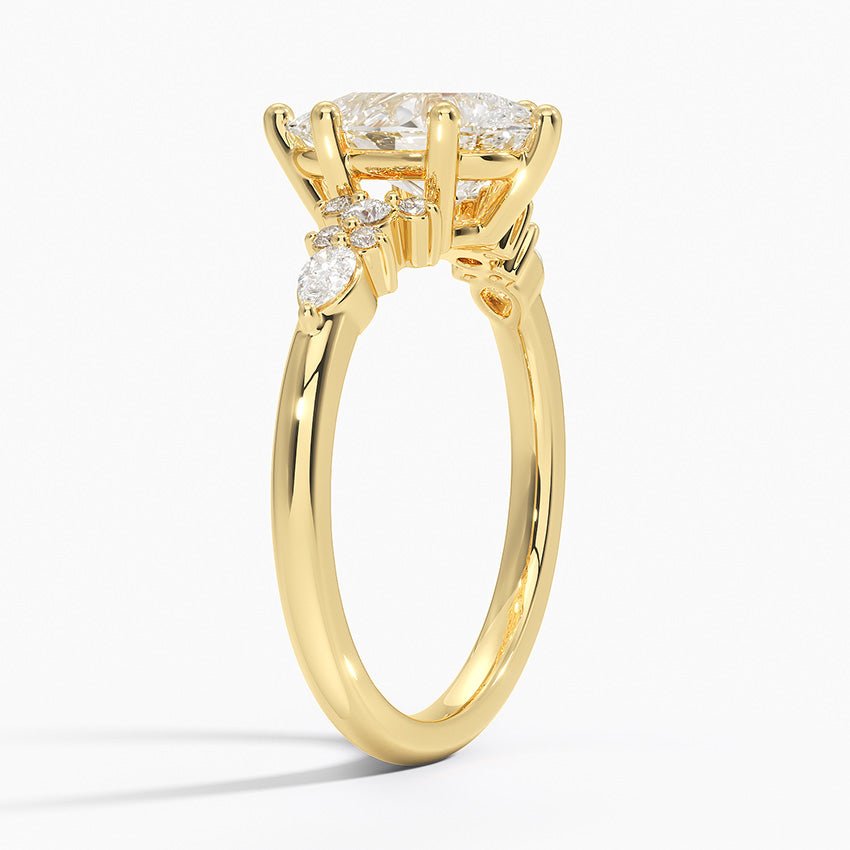 ecomposer-view with diamond shape-pear, ecomposer-size-1.5-ct, ecomposer-metal type-yellow-gold-18k