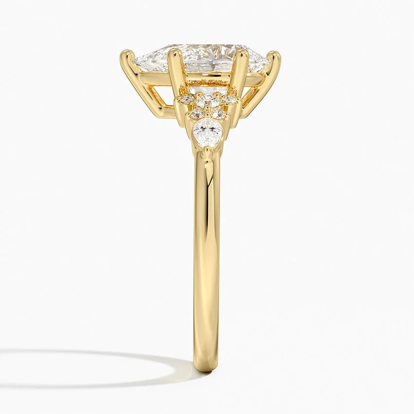 ecomposer-view with diamond shape-pear, ecomposer-size-1.5-ct, ecomposer-metal type-yellow-gold-18k