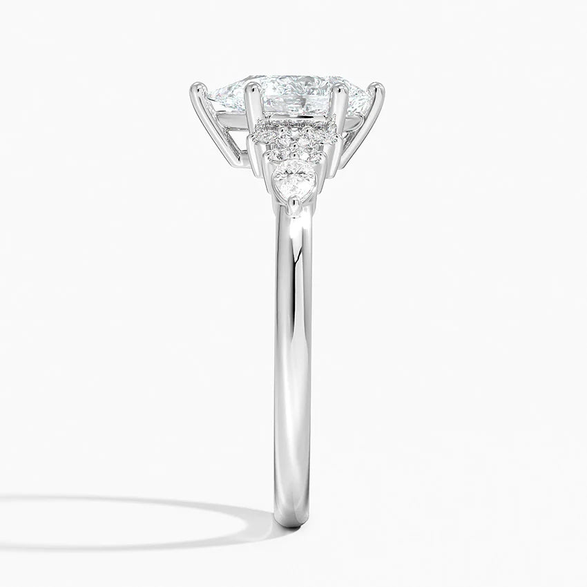 ecomposer-view with diamond shape-pear, ecomposer-size-1-ct, ecomposer-metal type-white-gold-18k