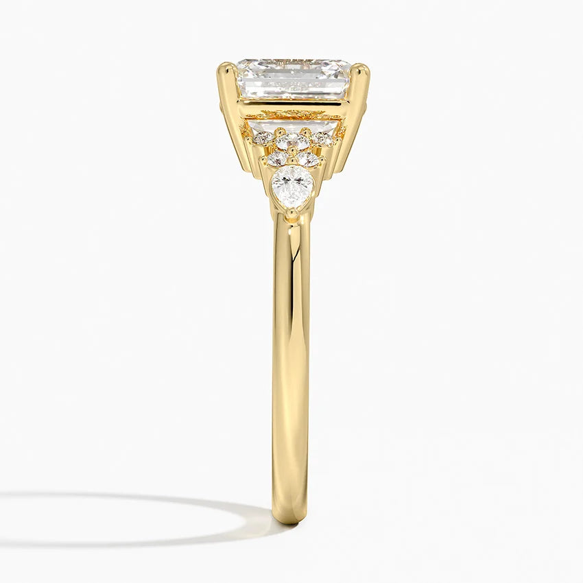 ecomposer-view with diamond shape-asscher, ecomposer-size-2-ct, ecomposer-size-2.5-ct, ecomposer-size-3-ct, ecomposer-metal type-yellow-gold-18k