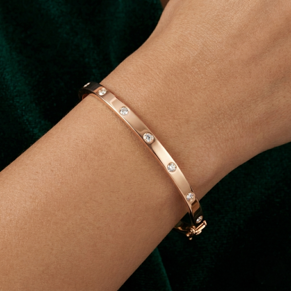 Astoria Round Flush Set Lab Diamond ( 1 ct. tw) Bangle Bracelet 18K Gold
