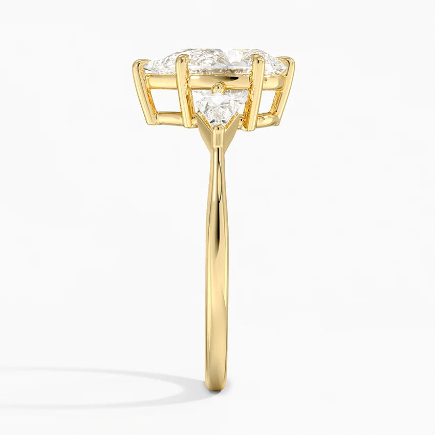 ecomposer-view with diamond shape-pear,ecomposer-size-1.5-ct,ecomposer-metal type-yellow-gold-18k