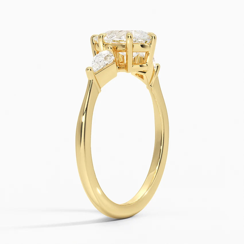 ecomposer-view with diamond shape-pear,ecomposer-size-1-ct,ecomposer-metal type-yellow-gold-18k