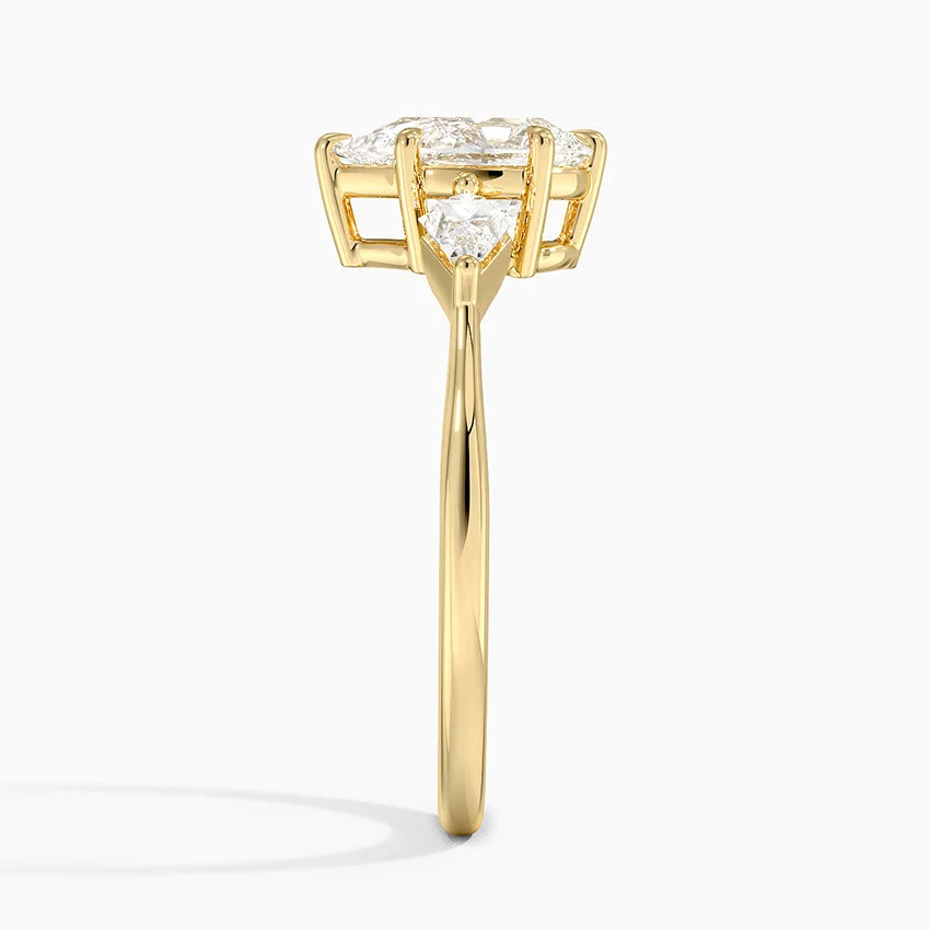 ecomposer-view with diamond shape-pear,ecomposer-size-1-ct,ecomposer-metal type-yellow-gold-18k