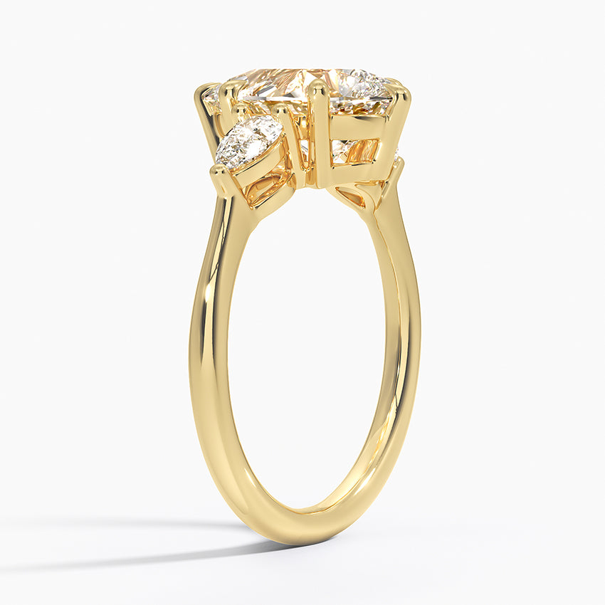 ecomposer-view with diamond shape-pear,ecomposer-size-2.5-ct,ecomposer-metal type-yellow-gold-18k