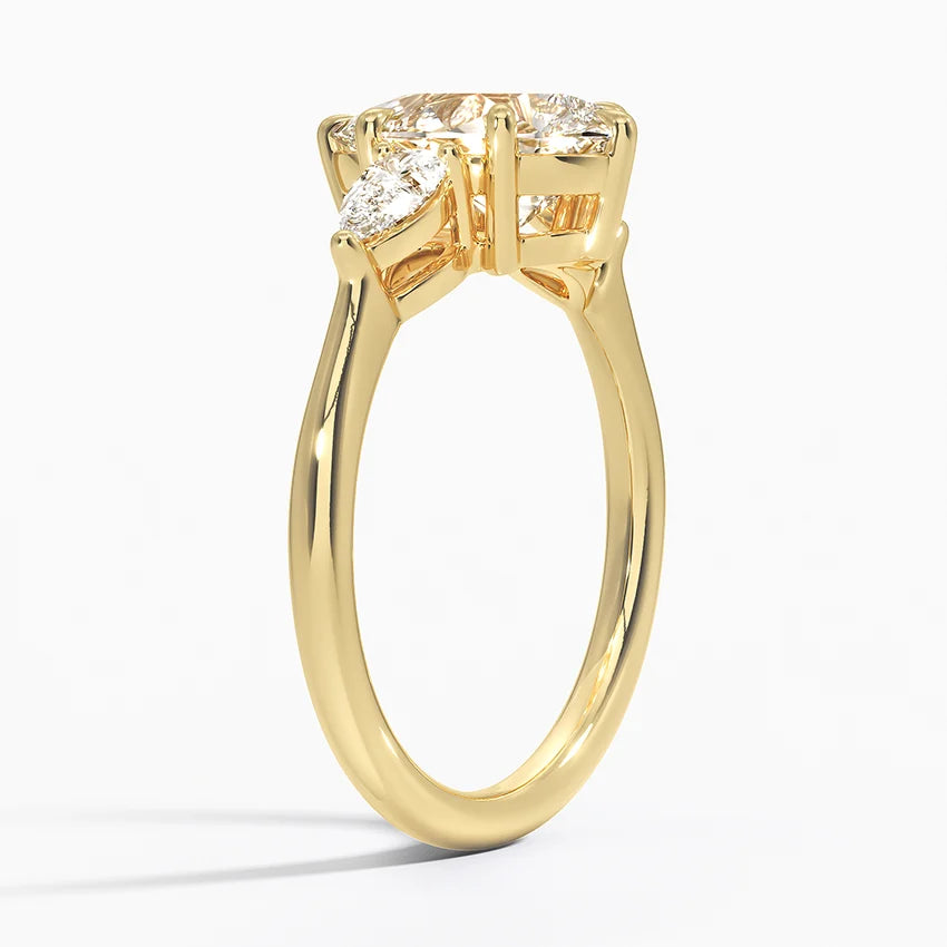 ecomposer-view with diamond shape-pear,ecomposer-size-2-ct,ecomposer-metal type-yellow-gold-18k