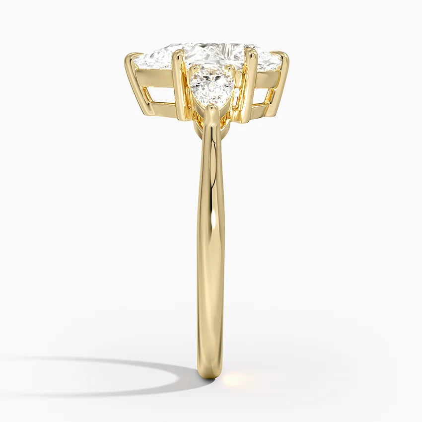 ecomposer-view with diamond shape-pear,ecomposer-size-2-ct,ecomposer-metal type-yellow-gold-18k