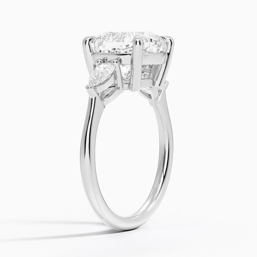 ecomposer-view with diamond shape-cushion, ecomposer-metal type-white-gold-18k